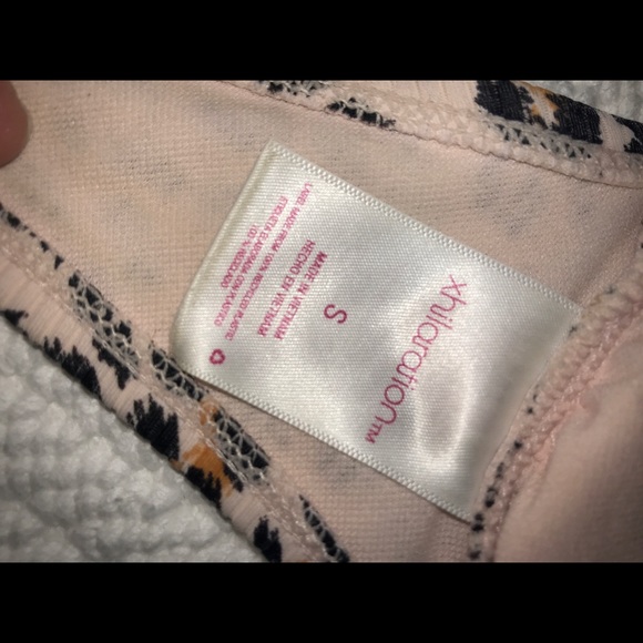 Target bathing suit top~ Size Small - Picture 6 of 6